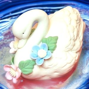 Vtg Swan Porcelain Figurine Flowers